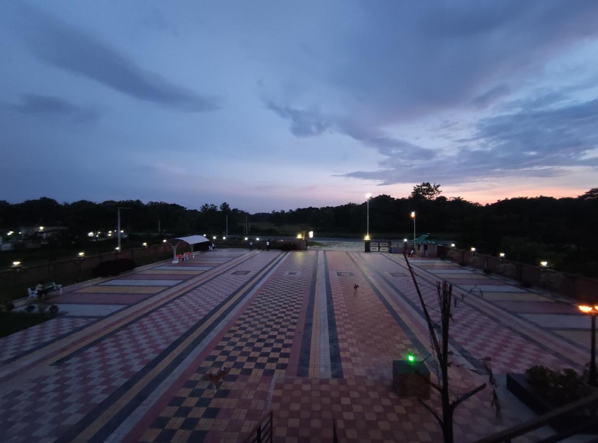 Jim'S Motel Kalchini Екстериор снимка